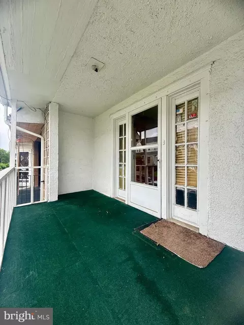Exterior - 549 Littlecroft Rd, Darby, PA 19082 photo 4 of 6