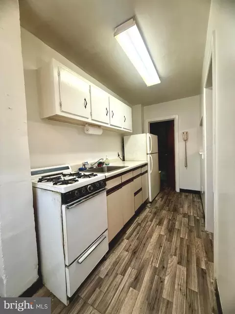 Kitchen - 549 Littlecroft Rd, Darby, PA 19082 photo 2 of 2