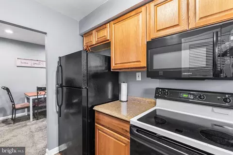 Kitchen - 800 South Ave #B-11, Secane, PA 19018 photo 3 of 3