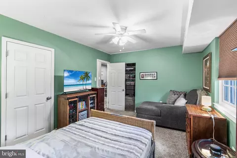 Bedroom - 800 South Ave #B-11, Secane, PA 19018 photo 3 of 4