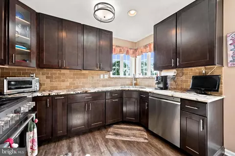 Kitchen - 16 Evans Way, Aston, PA 19014 photo 4 of 4