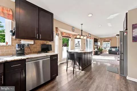 Kitchen - 16 Evans Way, Aston, PA 19014 photo 3 of 4