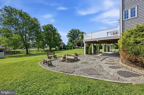Exterior - 16 Evans Way, Aston, PA 19014 photo 6 of 8