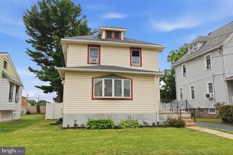 121 N Scott Ave, Glenolden, PA 19036