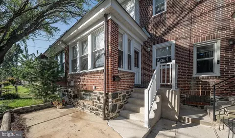71 Barker Ave, Sharon Hill, PA 19079