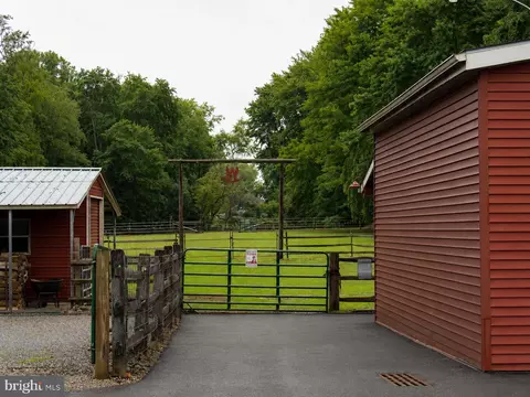 1819 Larkin Rd, Boothwyn, PA 19061 photo 5