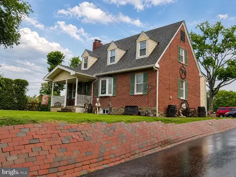 1819 Larkin Rd, Boothwyn, PA 19061