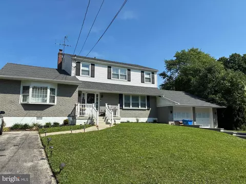 20 Walnut St, Newtown Square, PA 19073