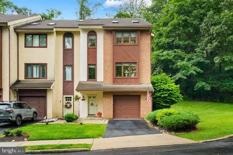 300 Westbriar Dr, Media, PA 19063