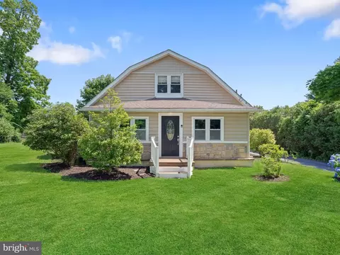 53 S New Middletown Rd, Media, PA 19063