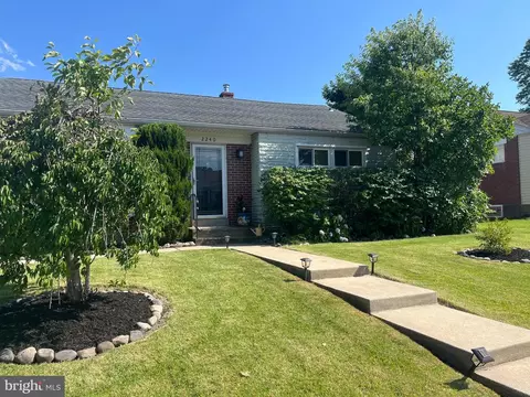 2240 Theresa Ave, Morton, PA 19070