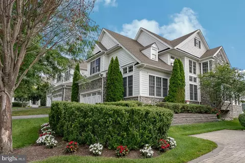 305 Sunny Brook Ln, Newtown Square, PA 19073
