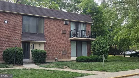 100 E Glenolden Ave #A-6, Glenolden, PA 19036