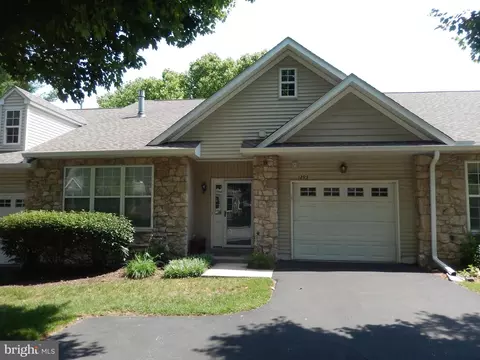 1293 Country Club Dr, Springfield, PA 19064