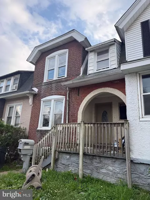 13 Walnut St, Marcus Hook, PA 19061