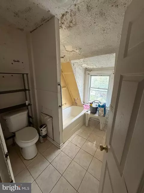 Bath - 13 Walnut St, Marcus Hook, PA 19061 photo 1 of 1