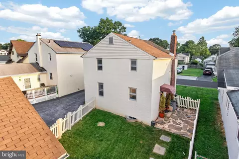 View/Area - 215 Ash Rd, Wallingford, PA 19086 photo 1 of 5