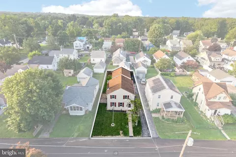 View/Area - 215 Ash Rd, Wallingford, PA 19086 photo 2 of 5