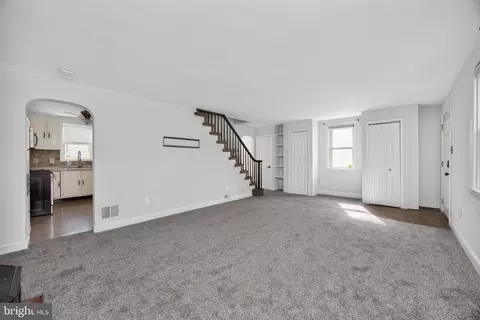 Living - 215 Ash Rd, Wallingford, PA 19086 photo 4 of 4
