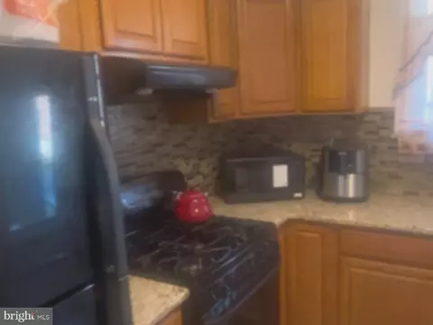 Entry Way - 303 Margate Rd, Darby, PA 19082 photo 4 of 7