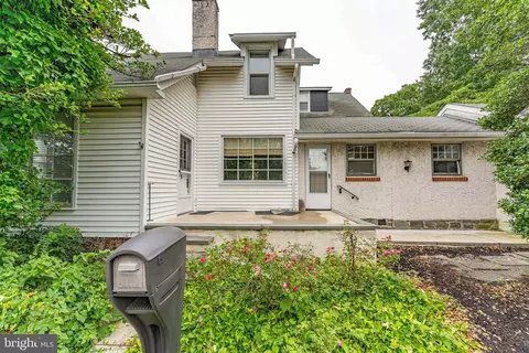 855 Martin Ave, Bryn Mawr, PA 19010