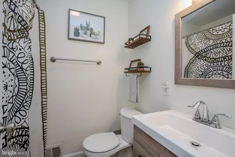 Bath - 697 Cherry Tree Rd, Chichester, PA 19014 photo 2 of 3