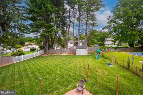 Exterior - 697 Cherry Tree Rd, Chichester, PA 19014 photo 4 of 10