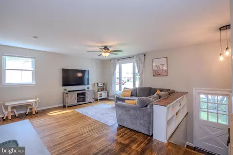 Living - 697 Cherry Tree Rd, Chichester, PA 19014 photo 1 of 9