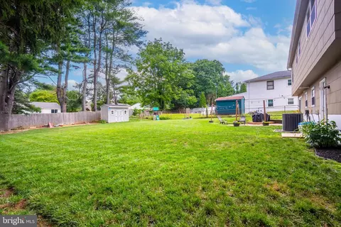 Exterior - 697 Cherry Tree Rd, Chichester, PA 19014 photo 5 of 10