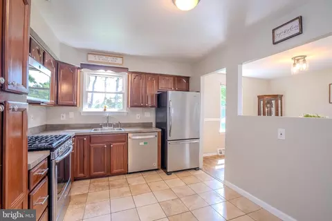 Kitchen - 697 Cherry Tree Rd, Chichester, PA 19014 photo 2 of 2