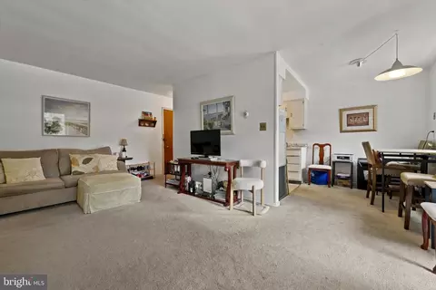 Living - 412 N Wayne Ave #208, Wayne, PA 19087 photo 1 of 2