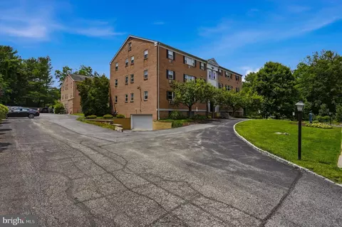 Exterior - 412 N Wayne Ave #208, Wayne, PA 19087 photo 2 of 2