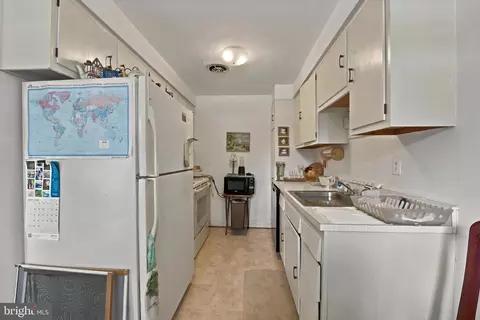 Kitchen - 412 N Wayne Ave #208, Wayne, PA 19087 photo 1 of 2