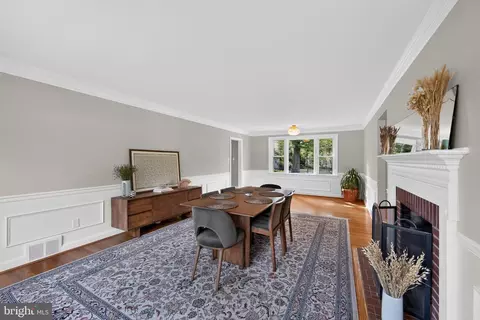 Dining - 100 E Rose Valley Rd, Wallingford, PA 19086 photo 4 of 4