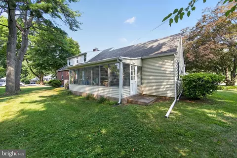 Exterior - 100 E Rose Valley Rd, Wallingford, PA 19086 photo 5 of 6