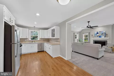 Entry Way - 100 E Rose Valley Rd, Wallingford, PA 19086 photo 3 of 3