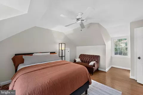 Bedroom - 100 E Rose Valley Rd, Wallingford, PA 19086 photo 3 of 5