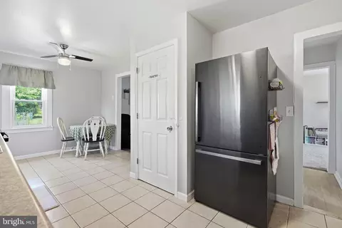 Entry Way - 2418 4th Ave, Boothwyn, PA 19061 photo 2 of 4