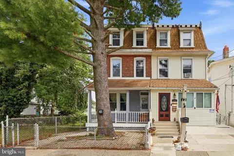 36 E Washington Ave, Clifton Heights, PA 19018