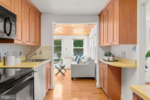 Kitchen - 393 Grange Rd, Wayne, PA 19087 photo 3 of 3
