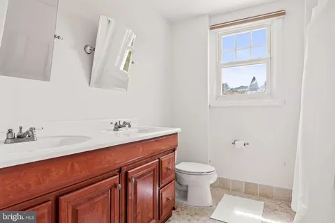 Bath - 393 Grange Rd, Wayne, PA 19087 photo 1 of 2
