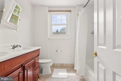 Bath - 393 Grange Rd, Wayne, PA 19087 photo 2 of 2