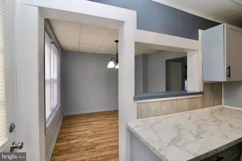 Entry Way - 16 Cedar St, Marcus Hook, PA 19061 photo 5 of 8