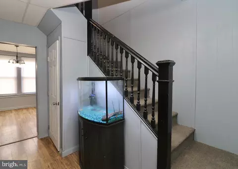 Entry Way - 16 Cedar St, Marcus Hook, PA 19061 photo 2 of 8