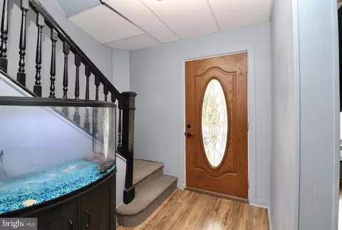 Entry Way - 16 Cedar St, Marcus Hook, PA 19061 photo 1 of 8