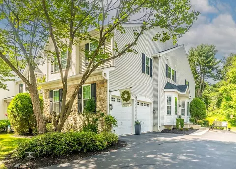 182 Portsmouth Cir, Glen Mills, PA 19342