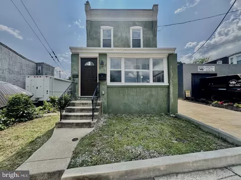 906 Cedar Ave, Darby, PA 19023
