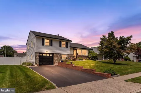 240 Talbot Dr, Broomall, PA 19008