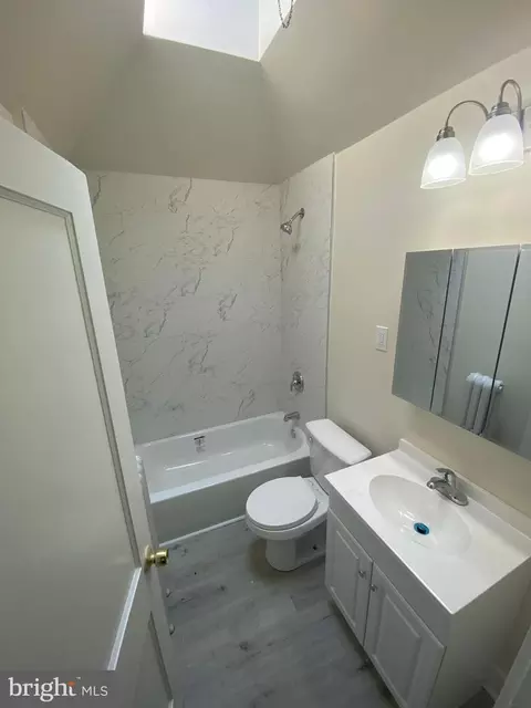 Bath - 46 Springton Rd, Darby, PA 19082 photo 1 of 1