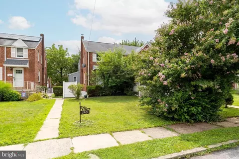 345 Holmes Rd, Holmes, PA 19043